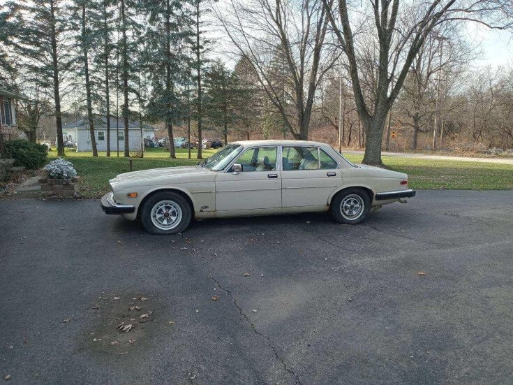 Thumbnail Photo undefined for 1986 Jaguar XJ6